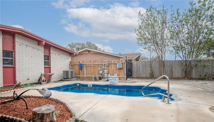 Located in the East Cliff area of Portland, Texas, this - photo 29