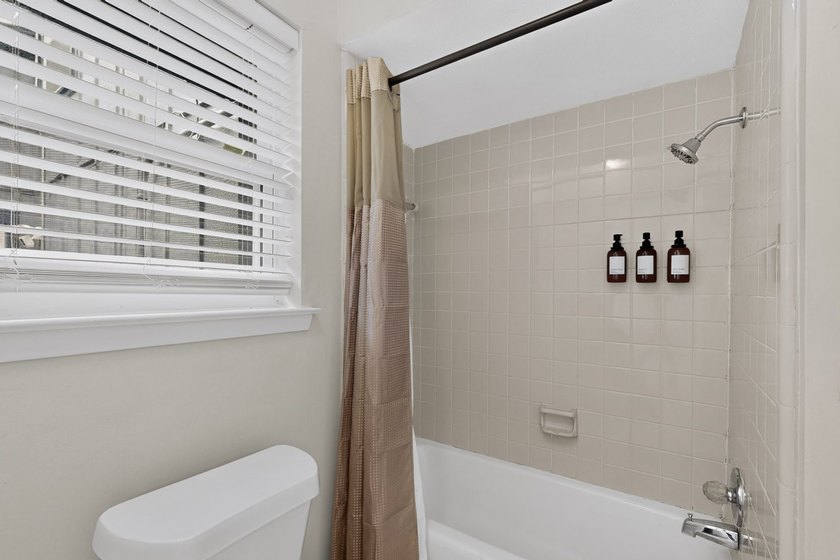 Updated single-story in Irving's Espanita neighborhood offering - photo 31