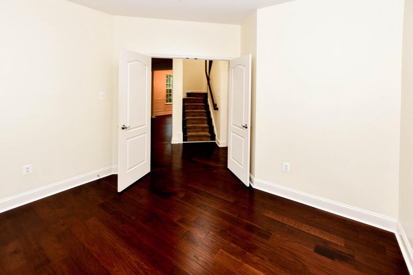 ***BACK on MARKET*** ***UPDATED*** Welcome to this beautiful - photo 7