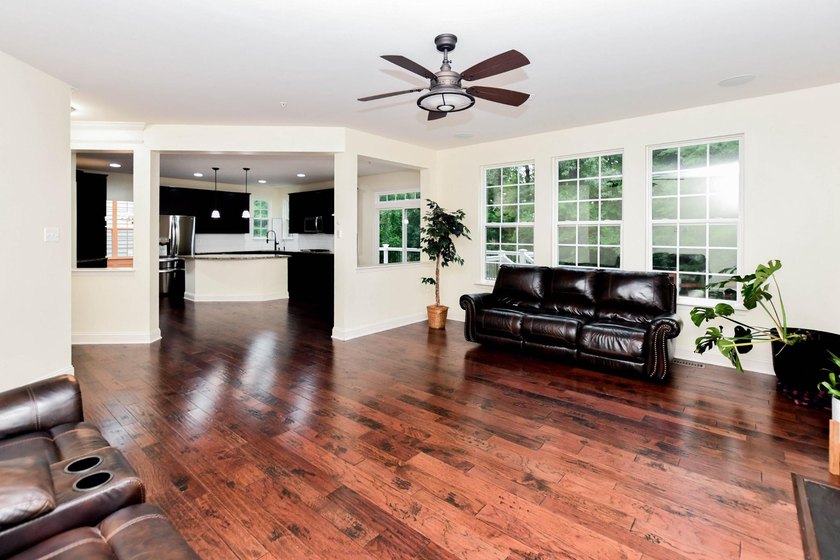 ***BACK on MARKET*** ***UPDATED*** Welcome to this beautiful - photo 9