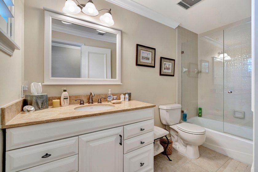 Located on quiet cul-de-sac in Thurston. This 3 bedroom, 3.5 - photo 50