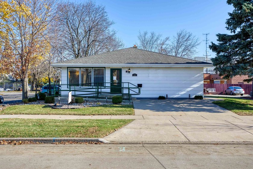 Prime downtown location, just 2 blocks off College Ave. Walking - photo 24