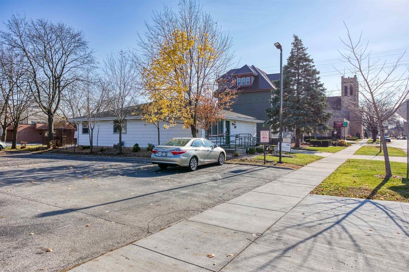 Prime downtown location, just 2 blocks off College Ave. Walking - photo 25