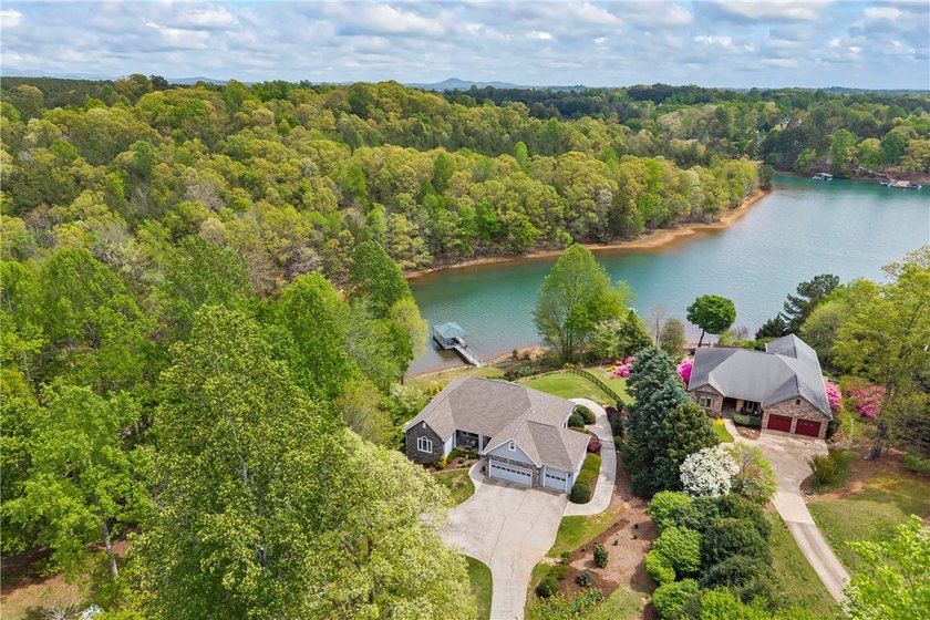 Welcome to luxury lake living on the shores of Lake Keowee in - photo 2