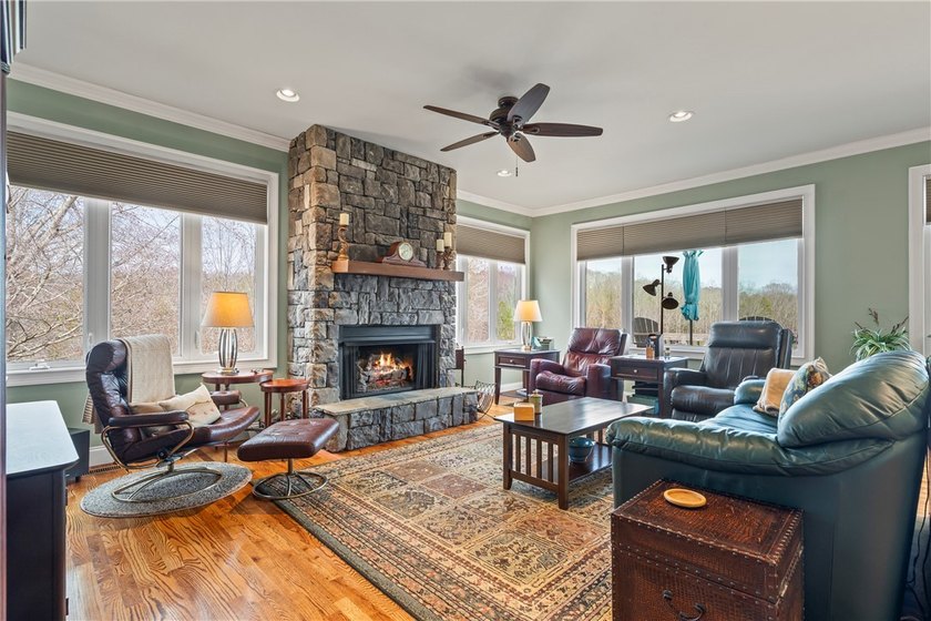 Welcome to luxury lake living on the shores of Lake Keowee in - photo 3