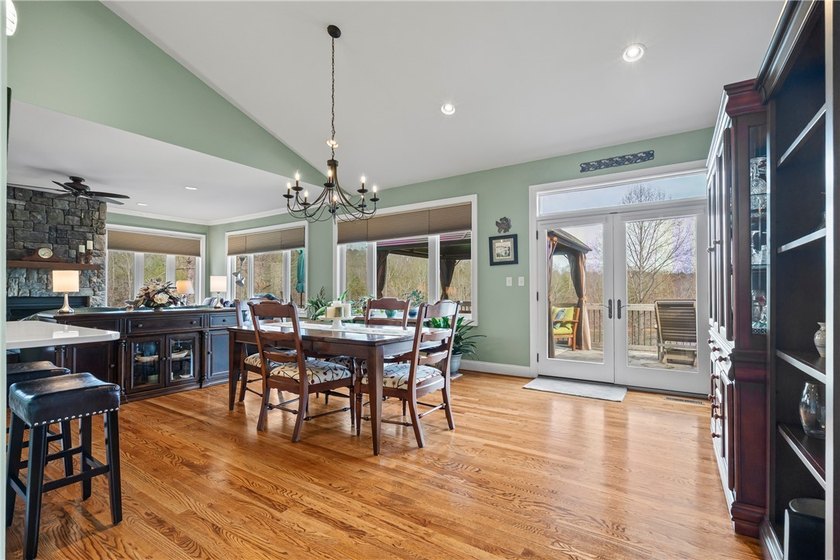 Welcome to luxury lake living on the shores of Lake Keowee in - photo 7