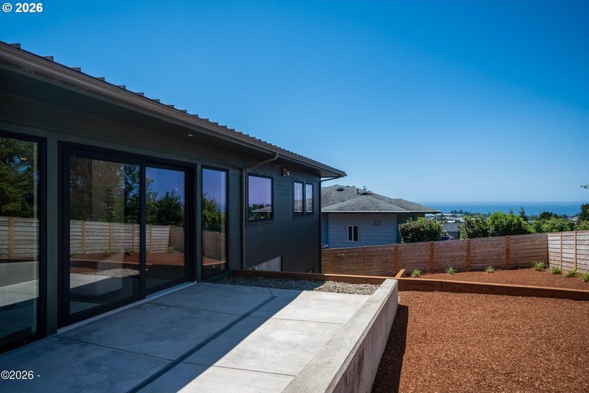 1025 NE 7TH Dr - photo 10