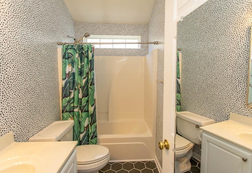 If you're searching for a stylish, updated home in Carolina - photo 12