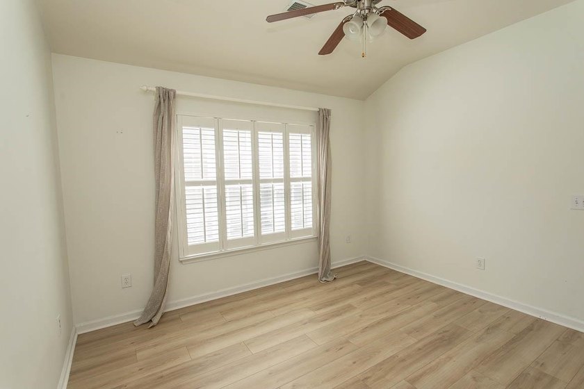 If you're searching for a stylish, updated home in Carolina - photo 16