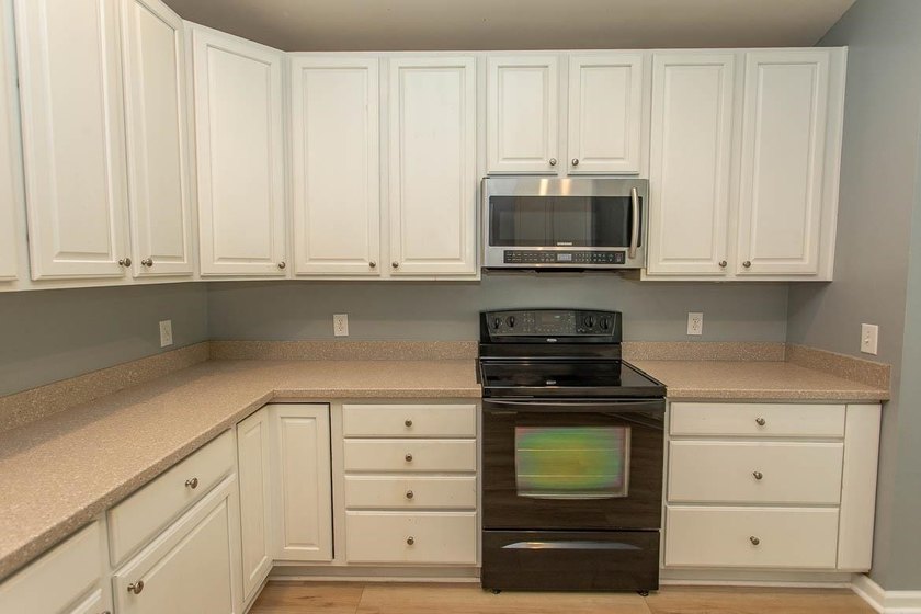 If you're searching for a stylish, updated home in Carolina - photo 27