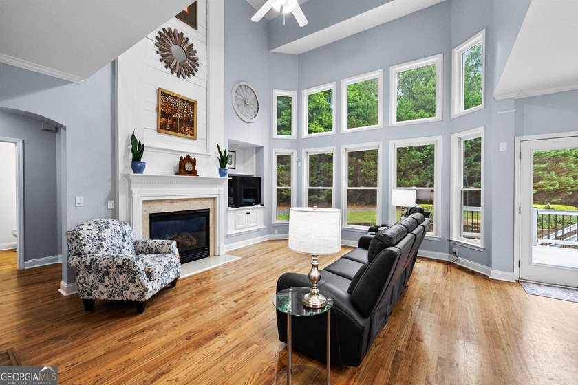 **OPEN SUNDAY 5/31 from 2-4 PM ** Welcome home to this spacious - photo 14