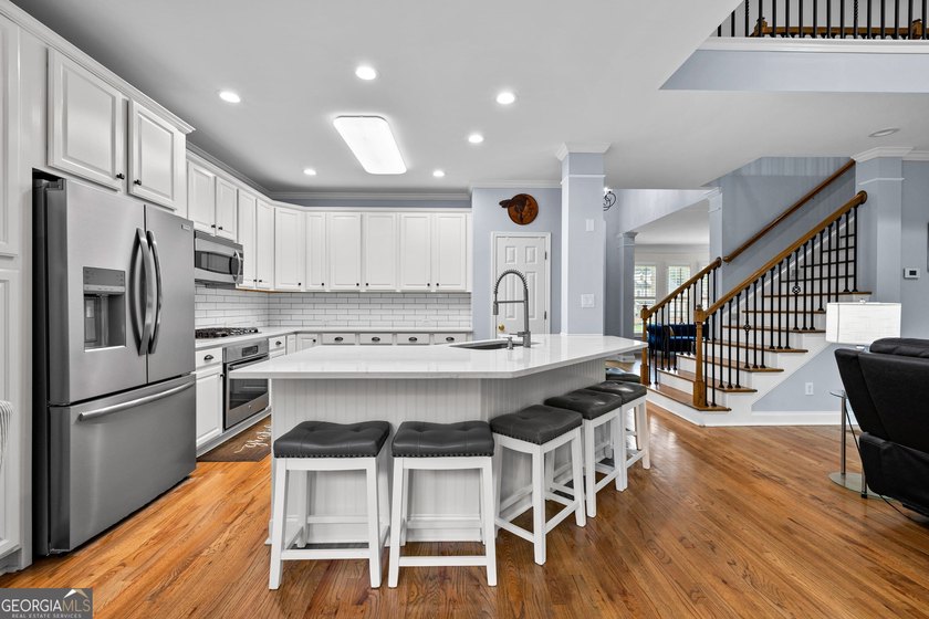 **OPEN SUNDAY 5/31 from 2-4 PM ** Welcome home to this spacious - photo 19
