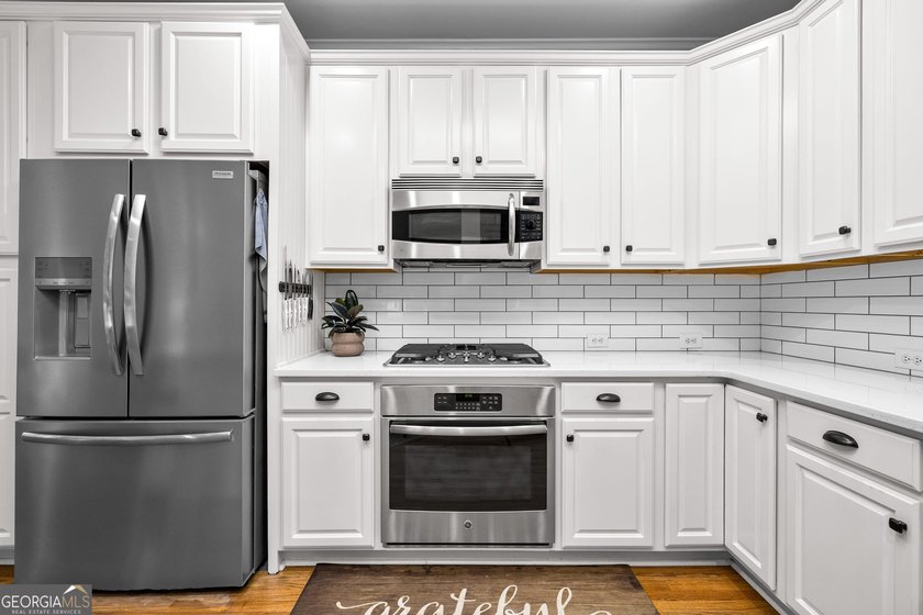 **OPEN SUNDAY 5/31 from 2-4 PM ** Welcome home to this spacious - photo 20