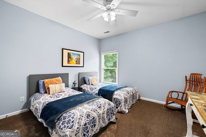 **OPEN SUNDAY 5/31 from 2-4 PM ** Welcome home to this spacious - photo 39