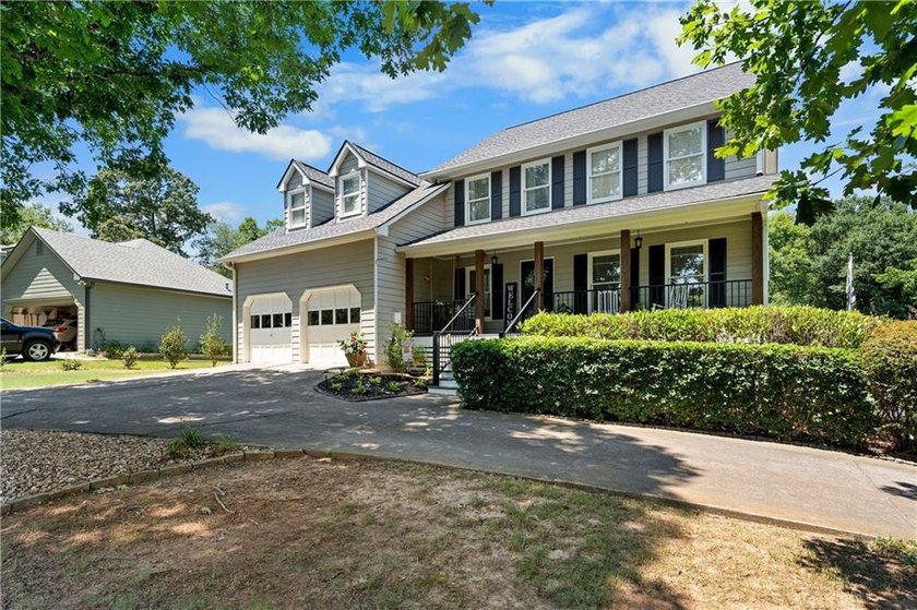 Welcome to 9 Topridge Road in the highly sought-after Spicewood - photo 2