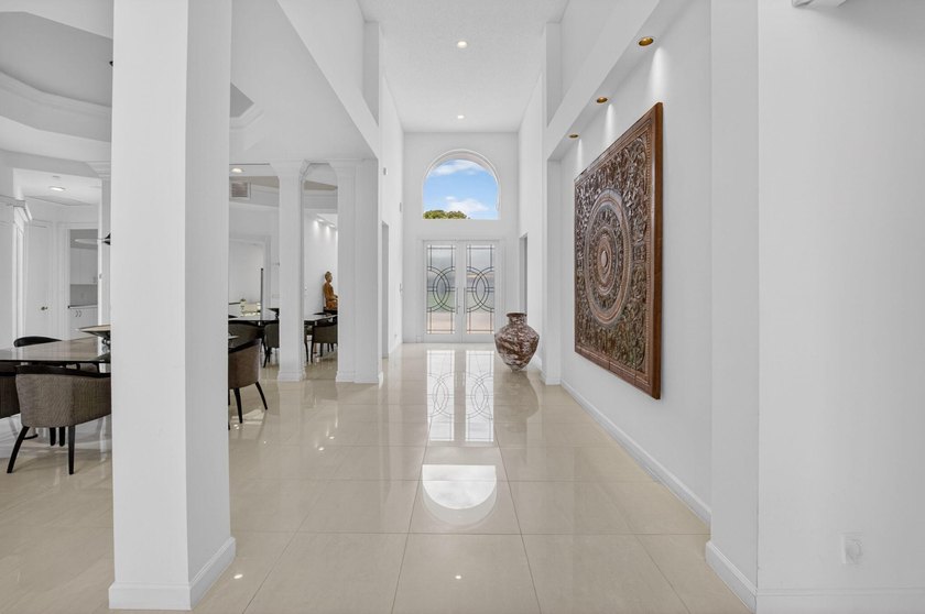 A wonderful, very clean house, very high living room ceiling and - photo 11