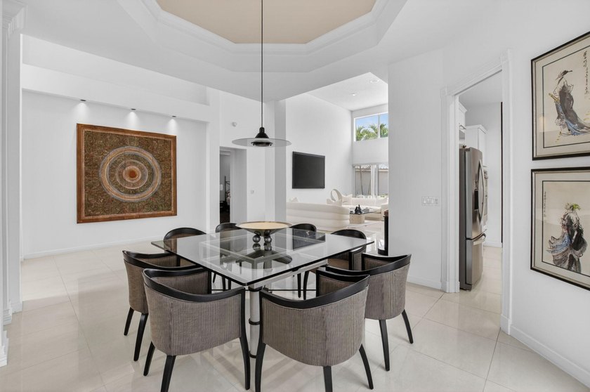 A wonderful, very clean house, very high living room ceiling and - photo 13
