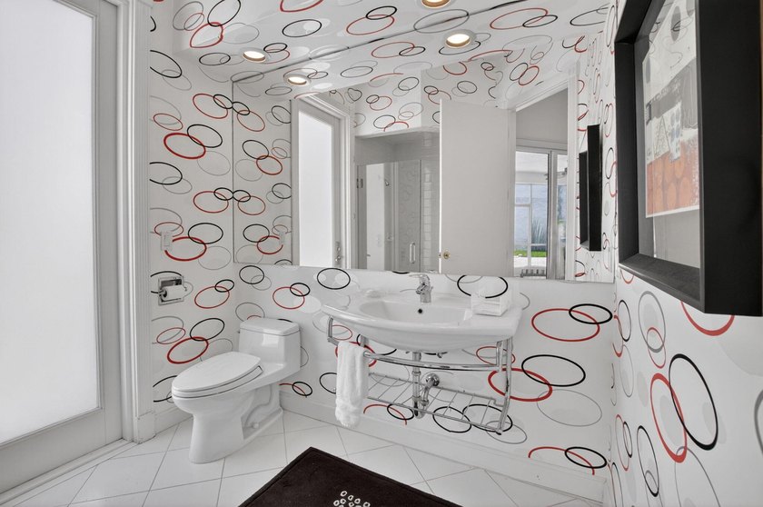 A wonderful, very clean house, very high living room ceiling and - photo 24