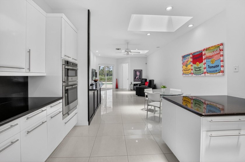 A wonderful, very clean house, very high living room ceiling and - photo 31