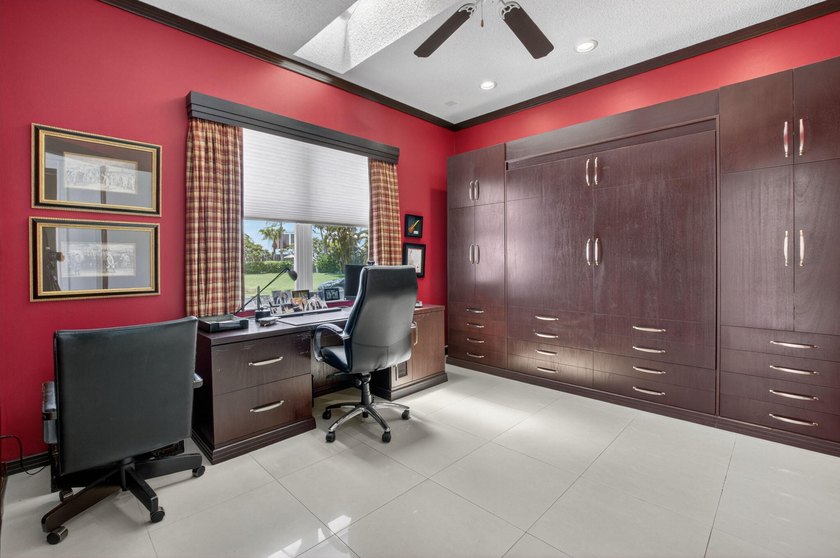 A wonderful, very clean house, very high living room ceiling and - photo 46