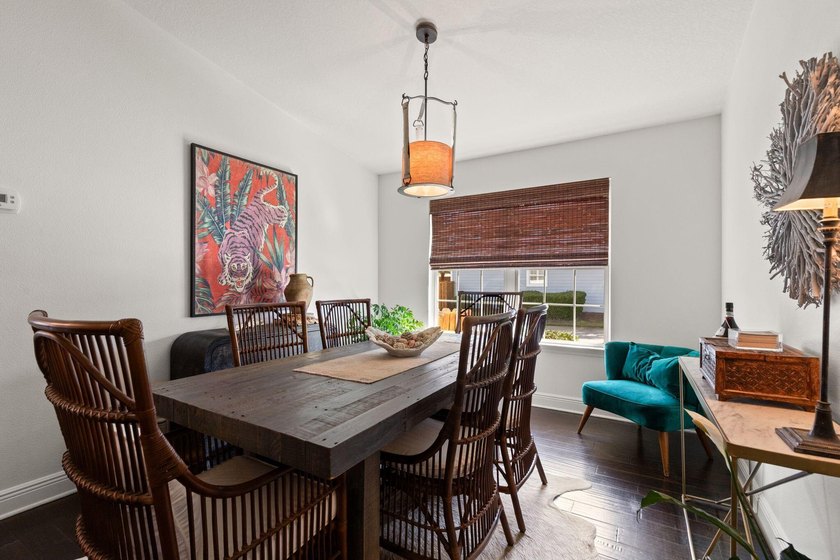 This delightful, move-in ready home welcomes you with a spacious - photo 9