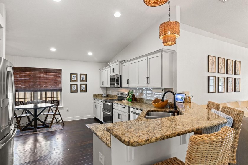 This delightful, move-in ready home welcomes you with a spacious - photo 10