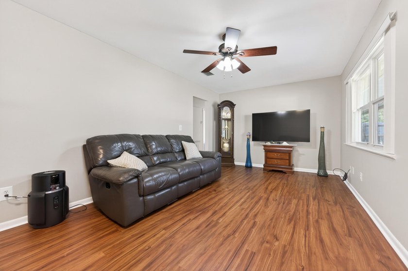 Tucked into the heart of Niceville, this updated 3-bed, 2-bath - photo 6