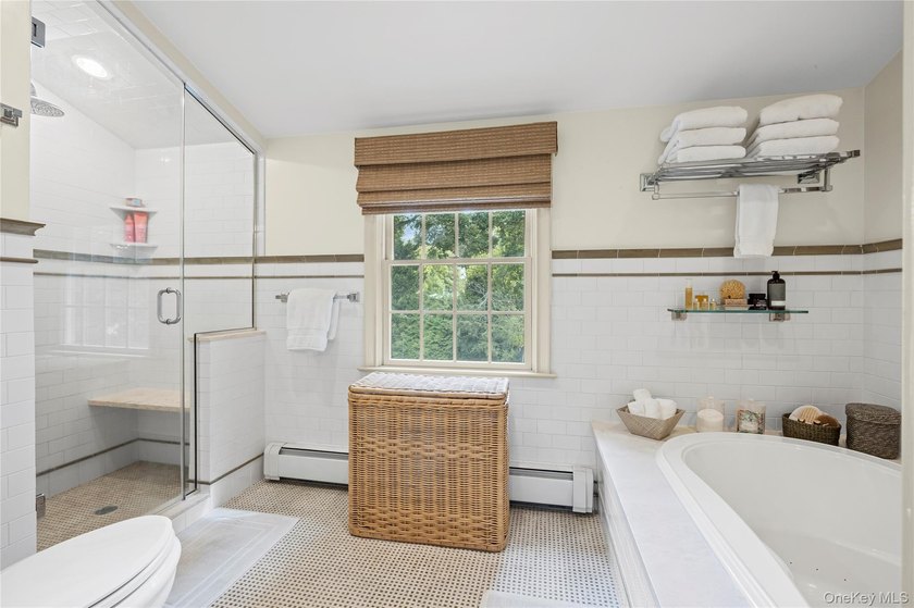 Traditionally elegant brick, 4 bedroom, 3.5 bath center hall - photo 22