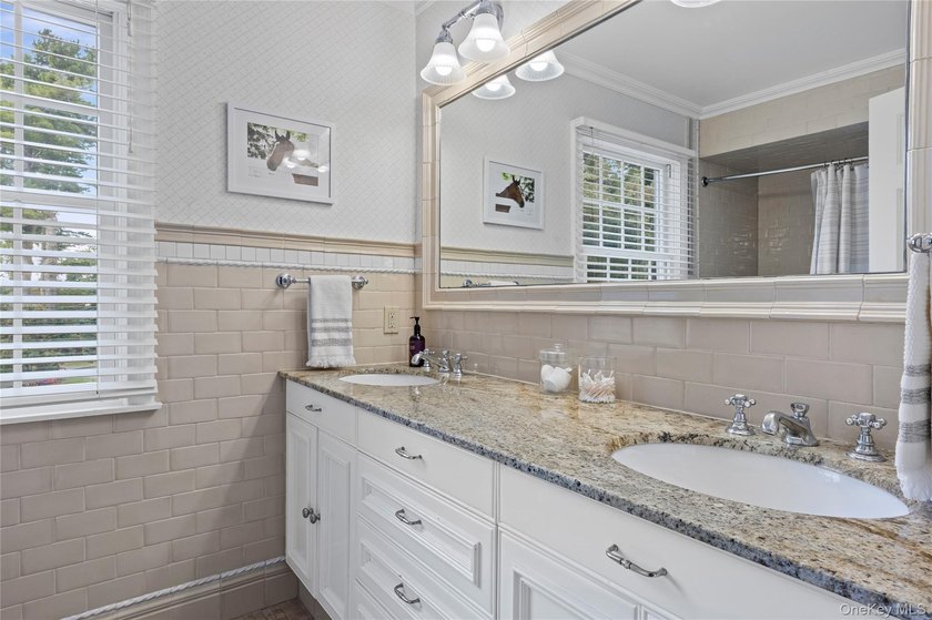 Traditionally elegant brick, 4 bedroom, 3.5 bath center hall - photo 29