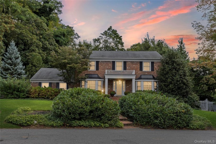 Traditionally elegant brick, 4 bedroom, 3.5 bath center hall - photo 36