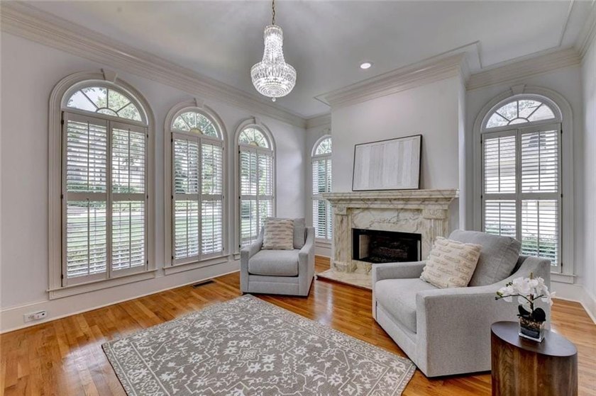 Welcome to unparalleled luxury in one of the areas most - photo 8