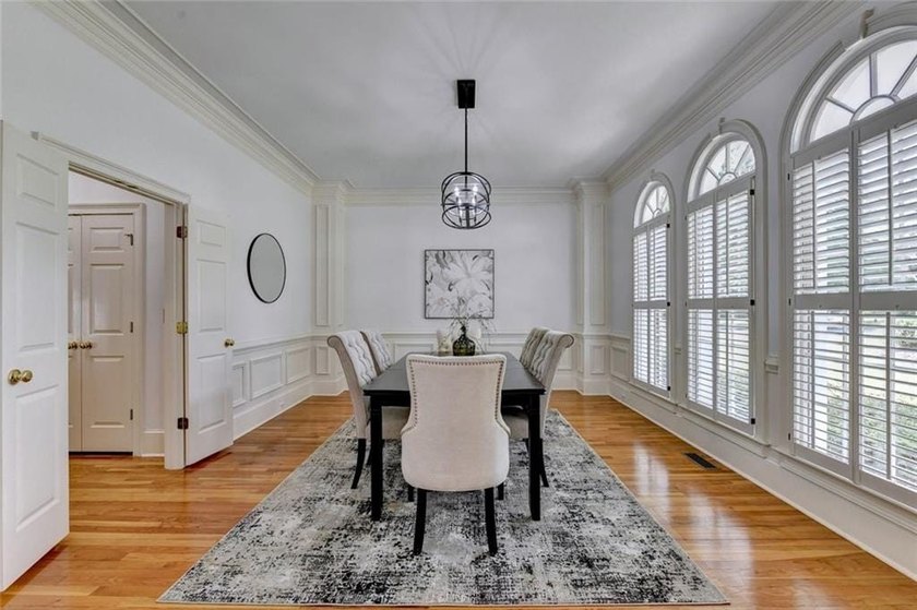 Welcome to unparalleled luxury in one of the areas most - photo 10
