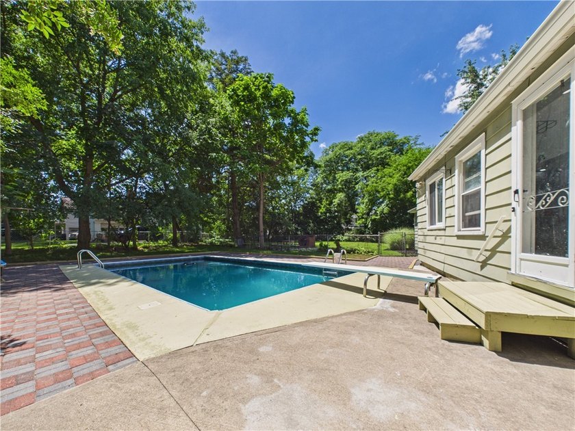 Welcome to this spacious stone-front colonial. Beautiful - photo 7