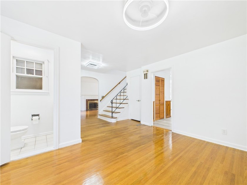 Welcome to this spacious stone-front colonial. Beautiful - photo 9