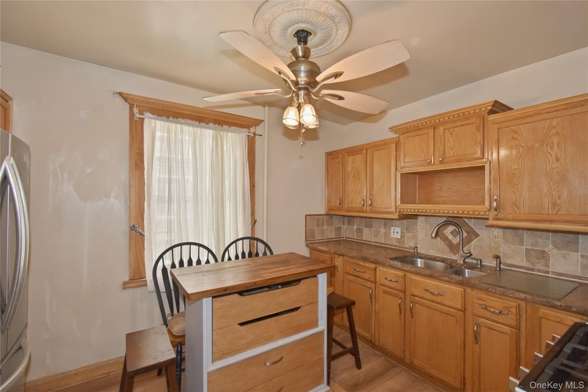 Beautifully maintained and updated single-family home nestled in - photo 8