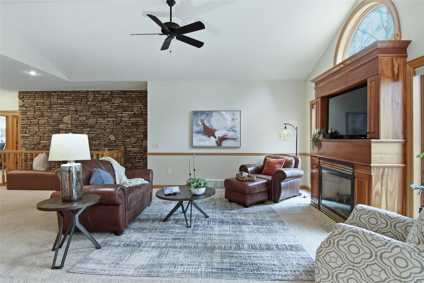 Quality and Elegance can be found throughout this exquisite home - photo 11