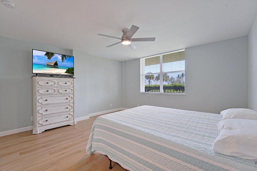 2 bedroom, 2 bathroom Lake Harbour Towers East, waterfront condo - photo 12