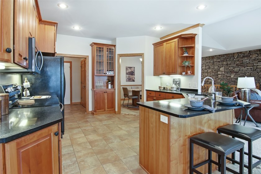 Quality and Elegance can be found throughout this exquisite home - photo 13