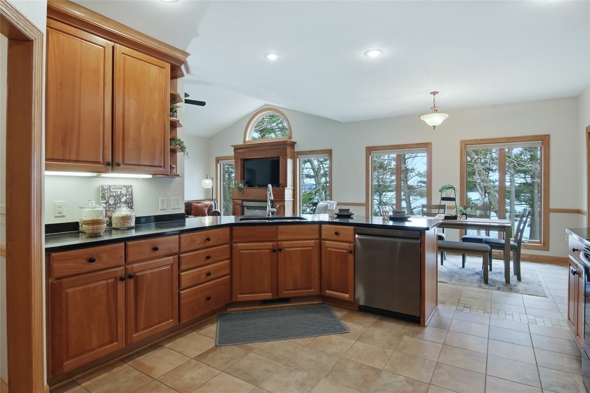 Quality and Elegance can be found throughout this exquisite home - photo 14