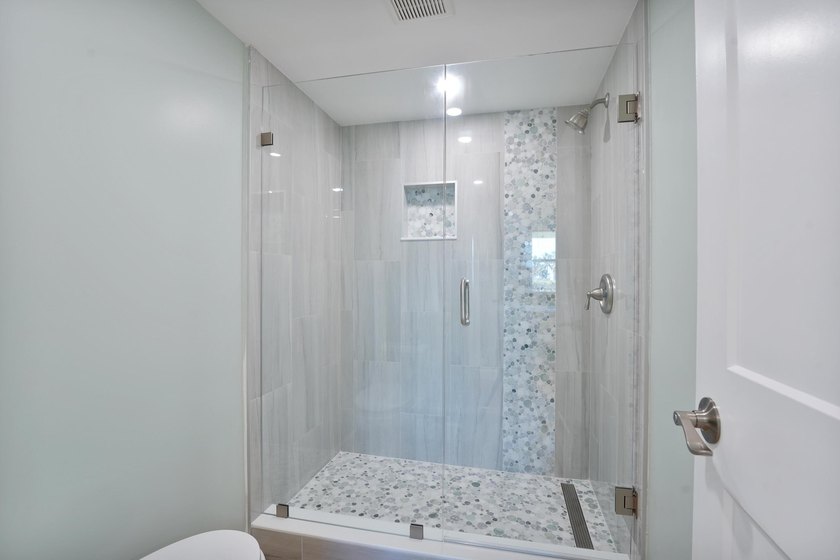 2 bedroom, 2 bathroom Lake Harbour Towers East, waterfront condo - photo 17