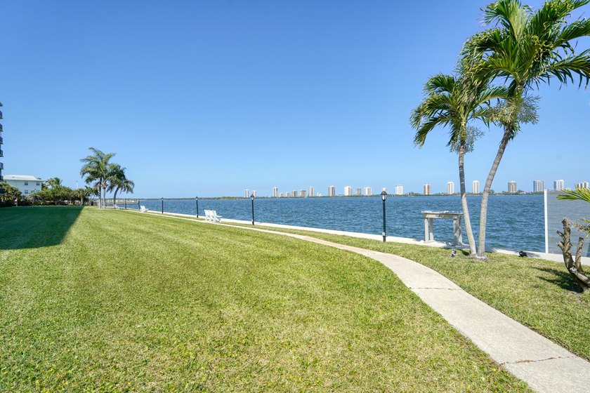 2 bedroom, 2 bathroom Lake Harbour Towers East, waterfront condo - photo 23