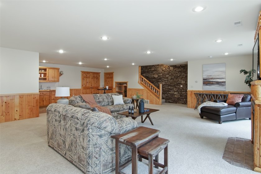 Quality and Elegance can be found throughout this exquisite home - photo 28