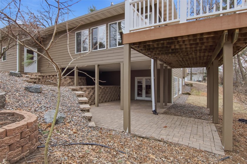 Quality and Elegance can be found throughout this exquisite home - photo 38