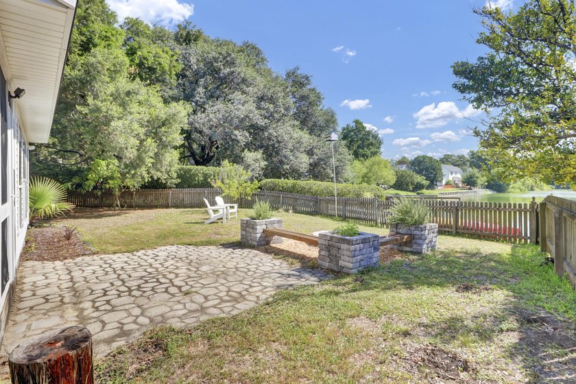 Nestled on a desirable corner lot in the sought-after Wexford - photo 35