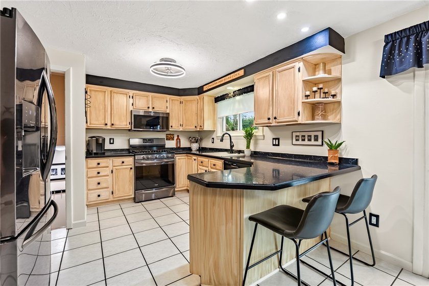 Unique layout in this 2248 square foot two story home &amp; is - photo 7