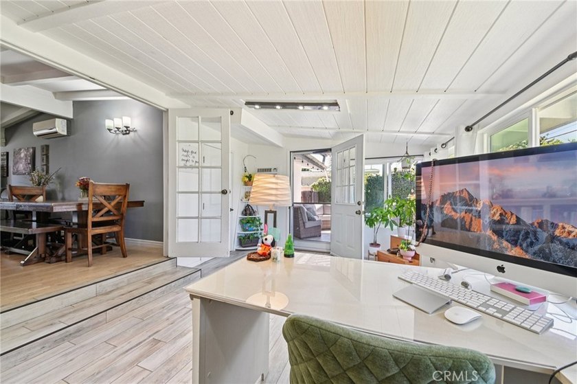 Beautifully maintained 3-bedroom/1.5-bathroom home offering a - photo 18