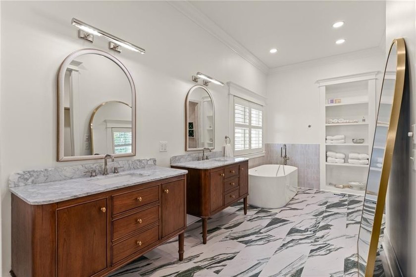 Welcome to a rare coastal sanctuary where luxury meets - photo 22