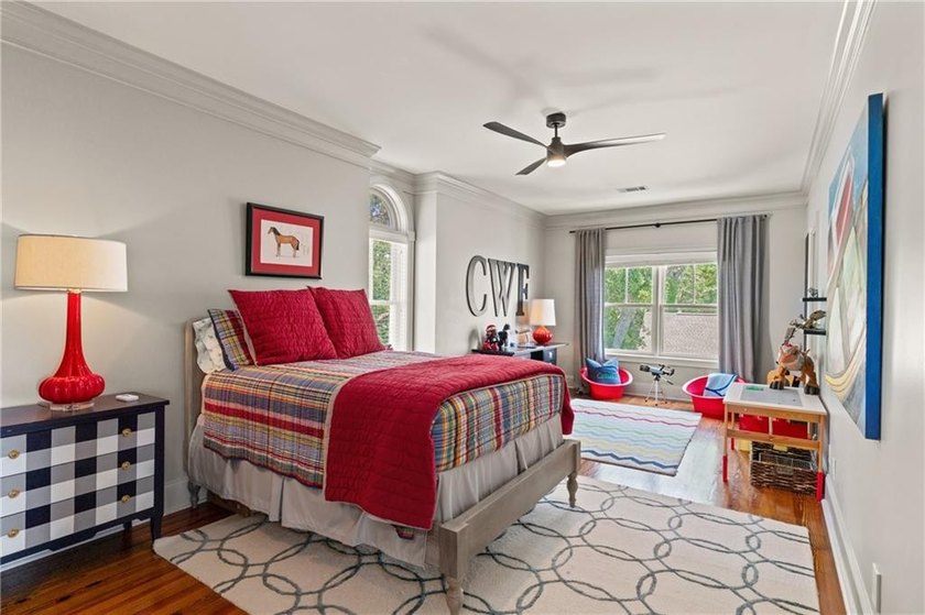 Welcome to a rare coastal sanctuary where luxury meets - photo 32