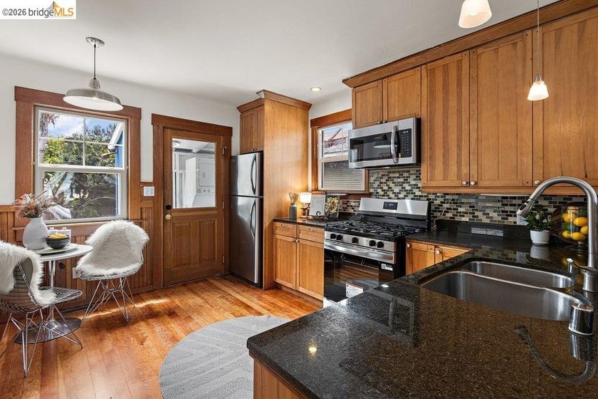 This exceptional 1927 early century cottage presents an - photo 12
