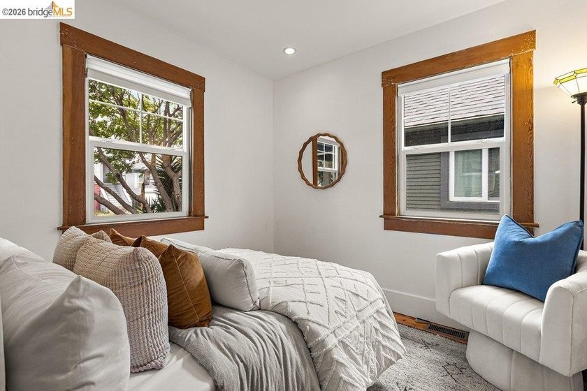 This exceptional 1927 early century cottage presents an - photo 20